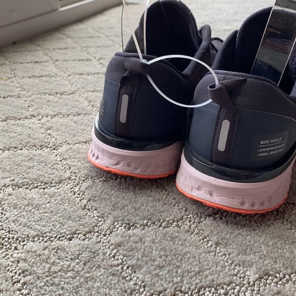 Nike Shield Running Shoes Size Oil Gray casual lightweight sz 9 athletic - Picture 3 of 8